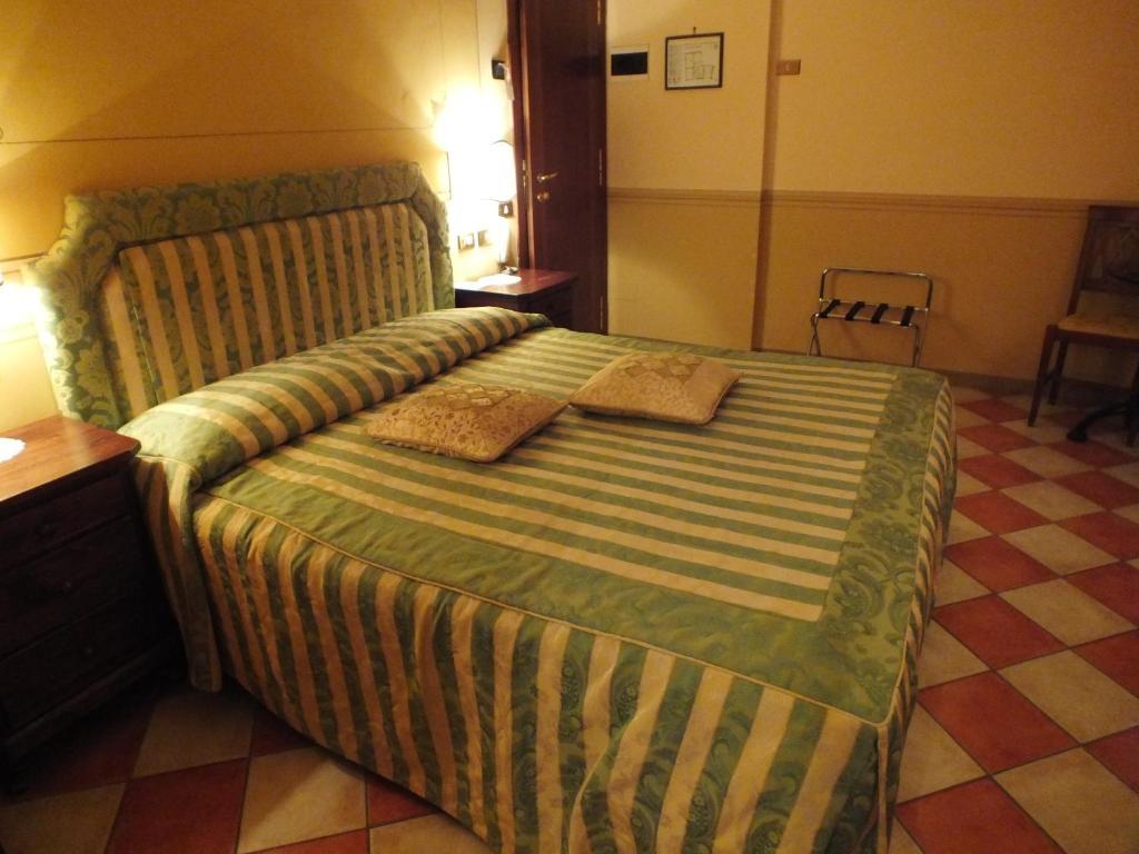 La Contrada Dei Monti Hotel Orta San Giulio Exterior photo